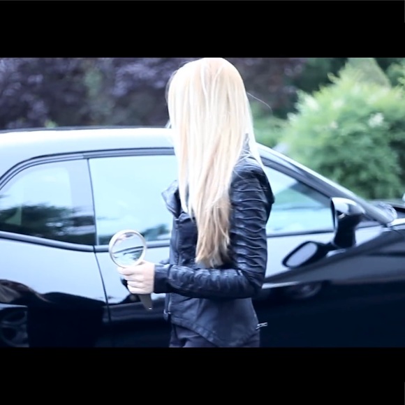 Meet your fellow Posh Ambassador, Sammy Lynn💕 - Picture 1 of 2